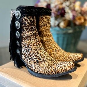 Old Gringo Double D Ranch “Skat Kat” hair on hide